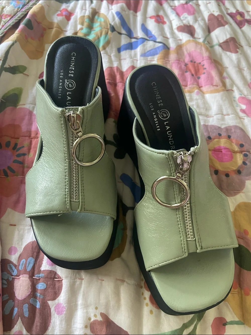 Chinese Laundry Mint Slide Wedge Mules with Silver Ring Zip 6.5